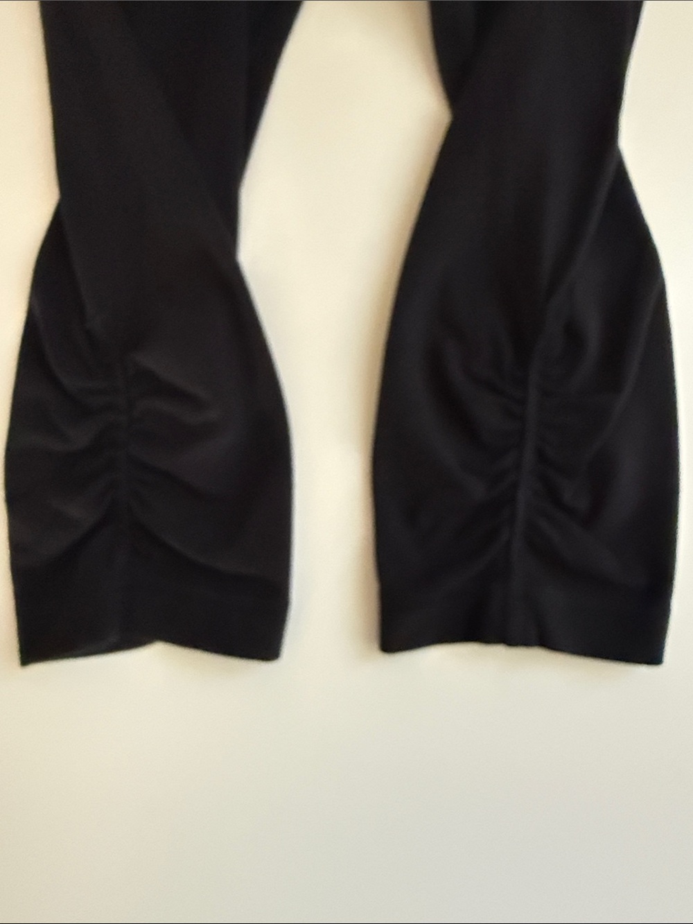lululemon Align Black High-Rise Crop 23” Twist Waist/Ruched Ankle Sz 6 - Picture 2 of 11